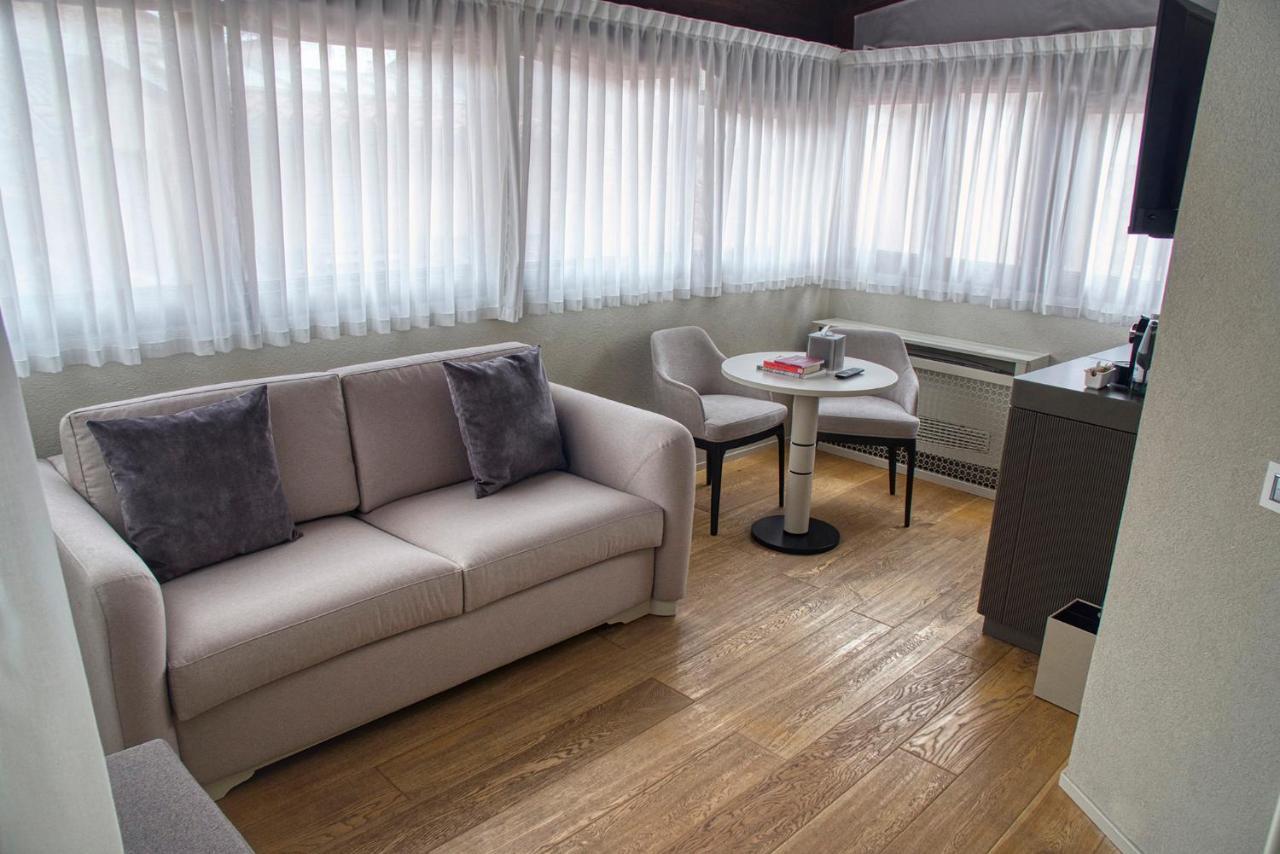 Relais Balcone Di Giulietta Hotel Верона Екстериор снимка A living room in a micro apartment